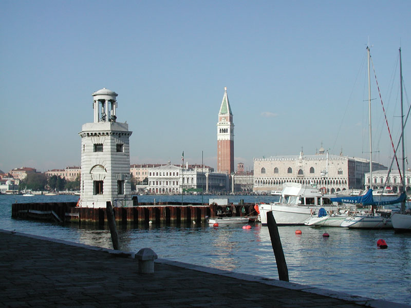 Leuchtturm Campanile Dogenpalast Bootshafen